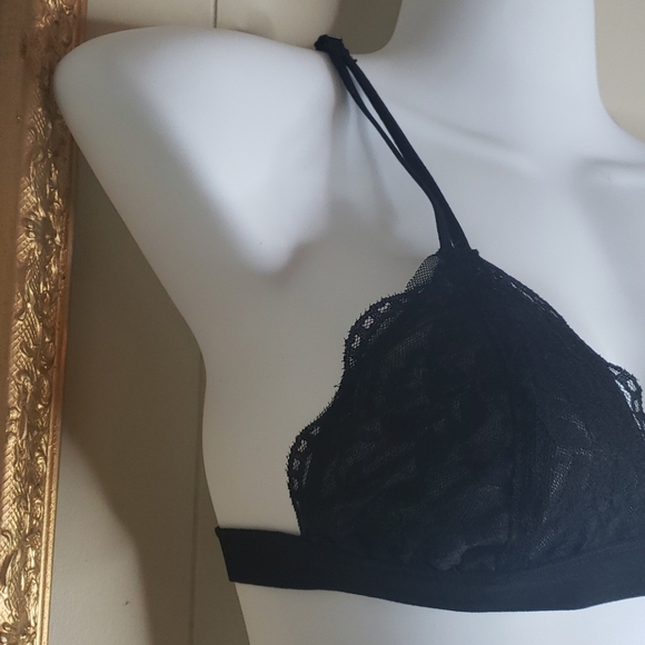 Black Lace Triangle Bra - Picture 4 of 8